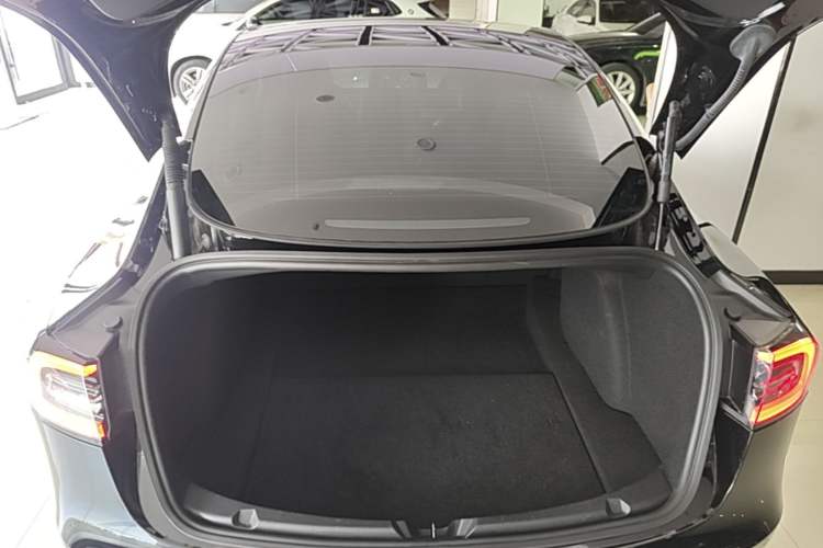 Used Tesla Model 3 2022 Performance High-Performance All-Wheel-Drive Version Trunk