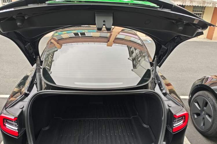 Used Tesla Model 3 2022 Rear-Wheel-Drive Version Trunk