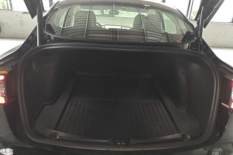 Used Tesla Model 3 2022 Rear-Wheel-Drive Version Trunk