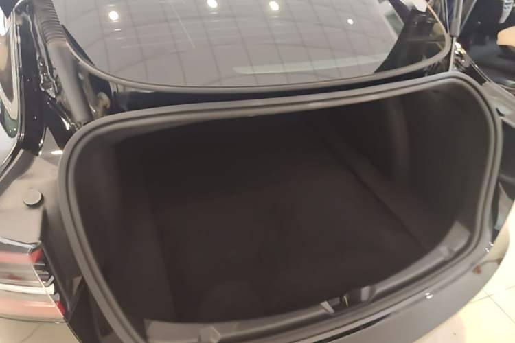 Used Tesla Model 3 2022 Rear-Wheel-Drive Version Trunk