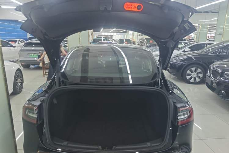 Used Tesla Model 3 2022 Rear-Wheel-Drive Version Trunk