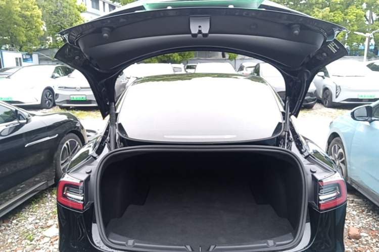 Used Tesla Model 3 2022 Rear-Wheel-Drive Version Trunk