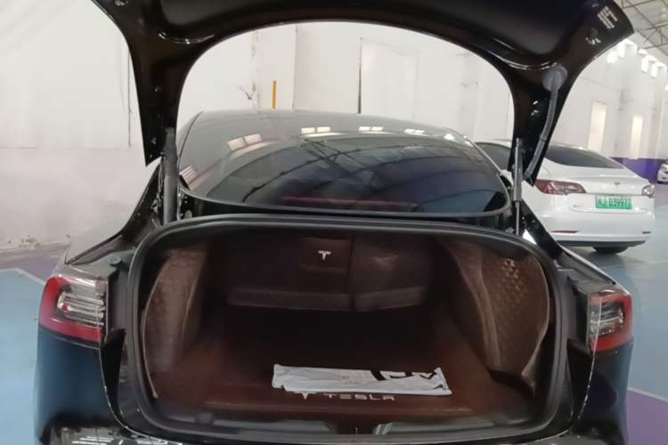 Used Tesla Model 3 2022 Rear-Wheel-Drive Version Trunk