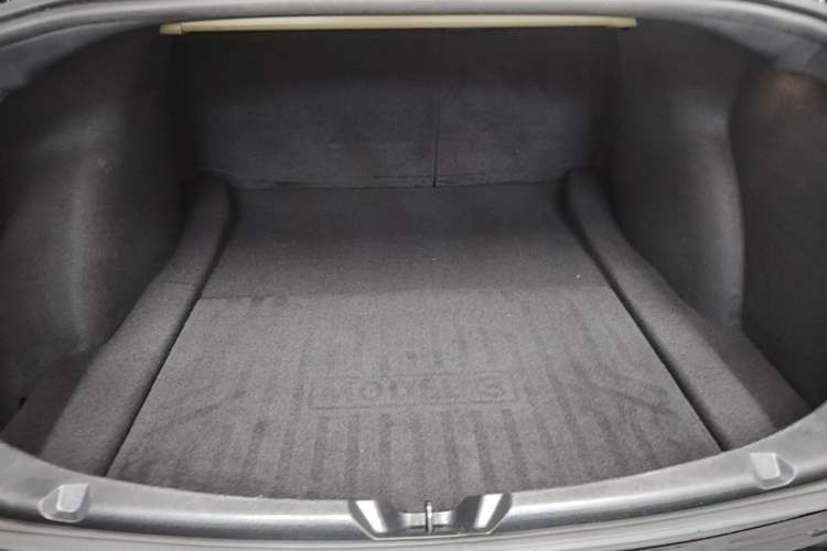 Used Tesla Model 3 2022 Performance High-Performance All-Wheel-Drive Version Trunk