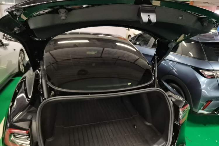 Used Tesla Model 3 2022 Rear-Wheel-Drive Version Trunk