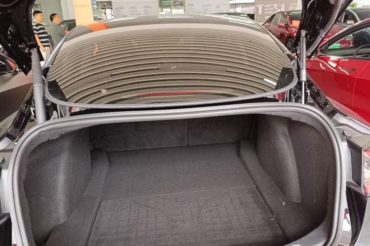 Used Tesla Model 3 2022 Rear-Wheel-Drive Version Trunk