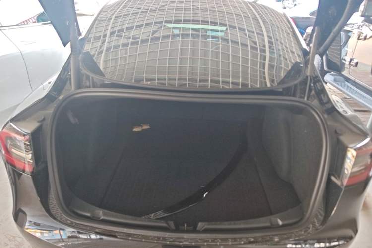 Used Tesla Model 3 2022 Rear-Wheel-Drive Version Trunk