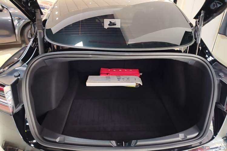 Used Tesla Model 3 2022 Rear-Wheel-Drive Version Trunk