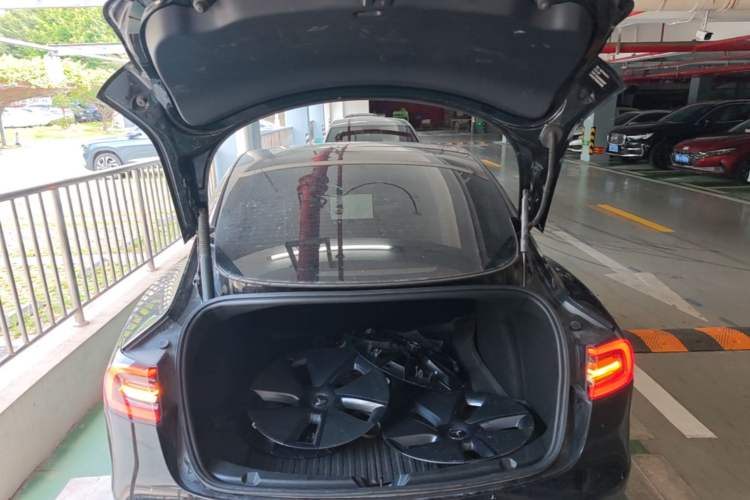 Used Tesla Model 3 2022 Rear-Wheel-Drive Version Trunk