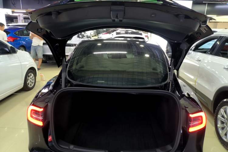 Used Tesla Model 3 2022 Rear-Wheel-Drive Version Trunk