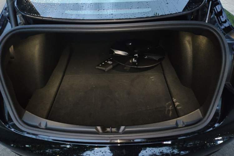 Used Tesla Model 3 2022 Rear-Wheel-Drive Version Trunk