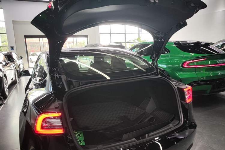 Used Tesla Model 3 2022 Performance High-Performance All-Wheel-Drive Version Trunk