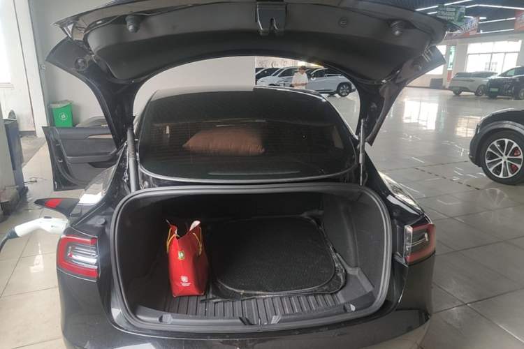 Used Tesla Model 3 2022 Rear-Wheel-Drive Version Trunk