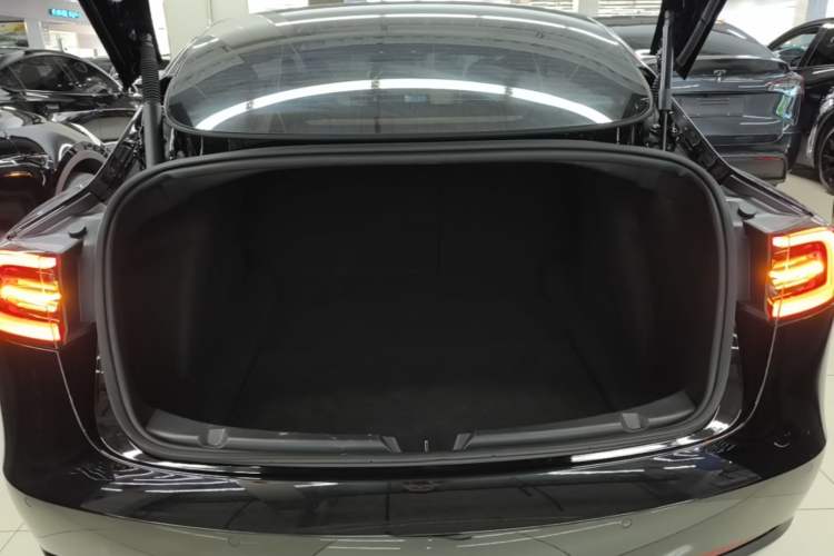 Used Tesla Model 3 2022 Rear-Wheel-Drive Version Trunk