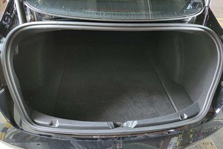 Used Tesla Model 3 2022 Rear-Wheel-Drive Version Trunk