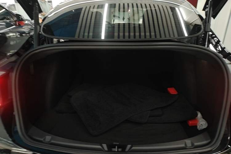 Used Tesla Model 3 2022 Rear-Wheel-Drive Version Trunk