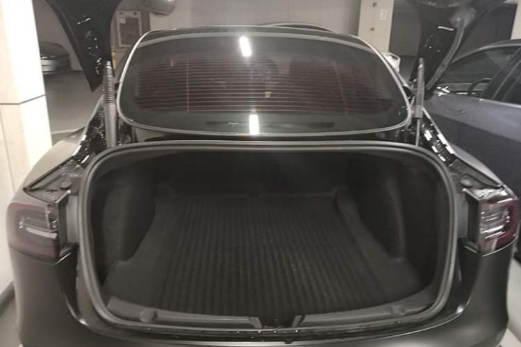 Used Tesla Model 3 2022 Rear-Wheel-Drive Version Trunk
