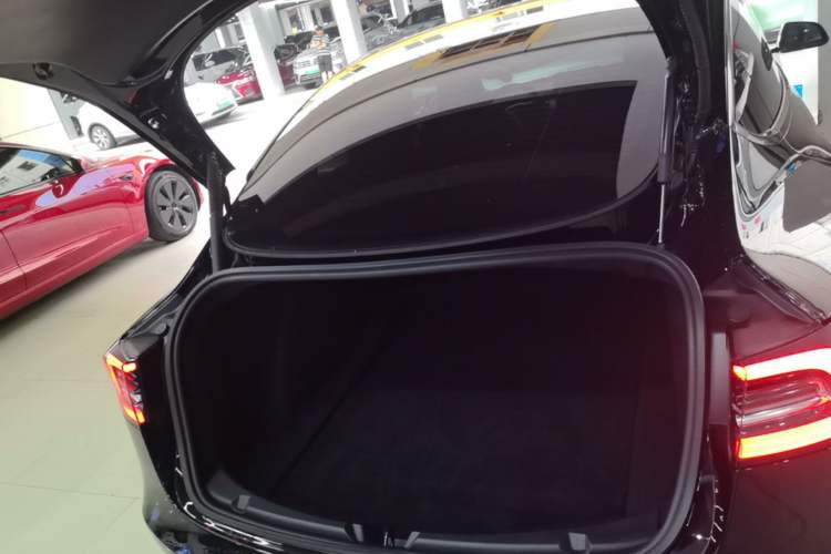 Used Tesla Model 3 2022 Performance High-Performance All-Wheel-Drive Version Trunk