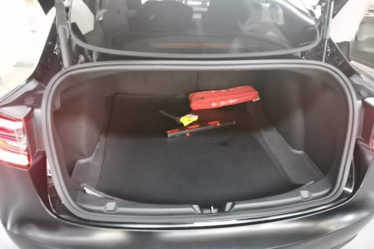 Used Tesla Model 3 2022 Rear-Wheel-Drive Version Trunk