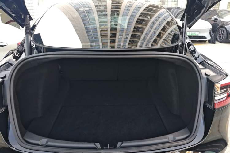 Used Tesla Model 3 2022 Rear-Wheel-Drive Version Trunk
