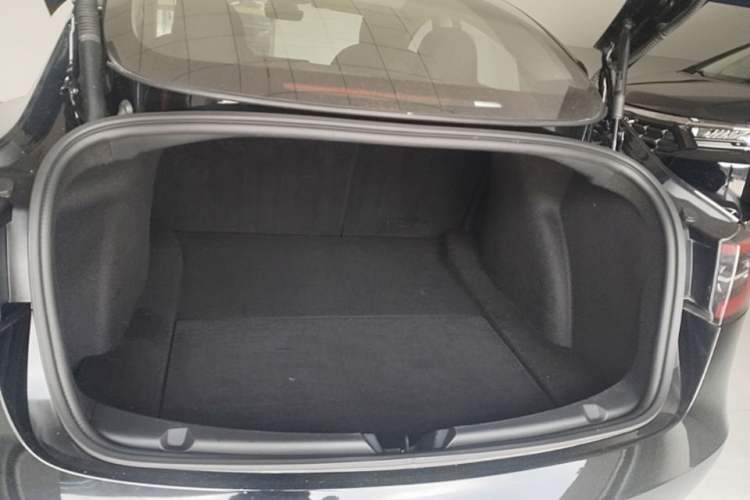 Used Tesla Model 3 2022 Rear-Wheel-Drive Version Trunk