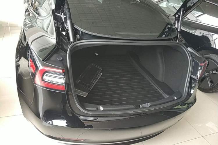 Used Tesla Model 3 2022 Rear-Wheel-Drive Version Trunk