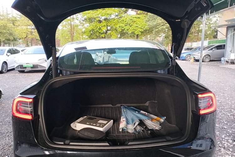 Used Tesla Model 3 2022 Rear-Wheel-Drive Version Trunk