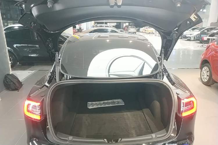 Used Tesla Model 3 2022 Rear-Wheel-Drive Version Trunk