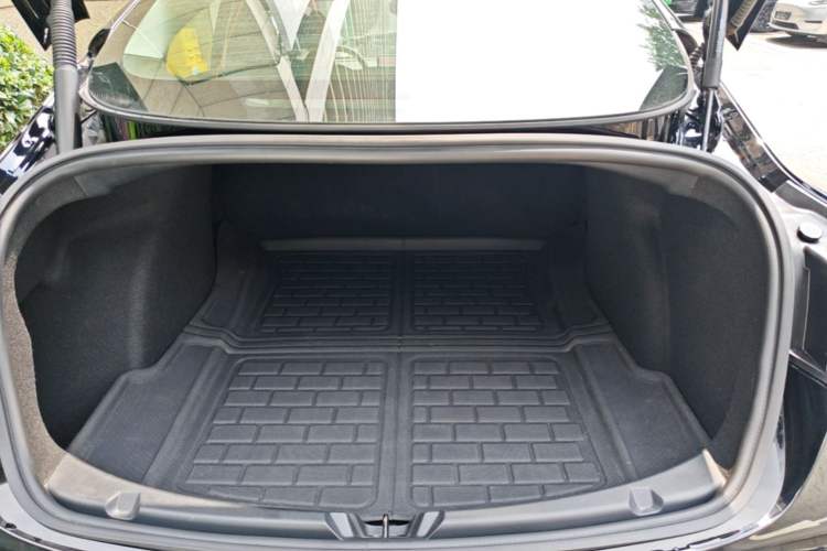 Used Tesla Model 3 2022 Rear-Wheel-Drive Version Trunk