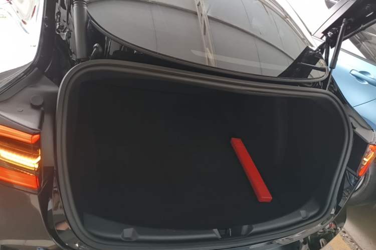 Used Tesla Model 3 2022 Rear-Wheel-Drive Version Trunk