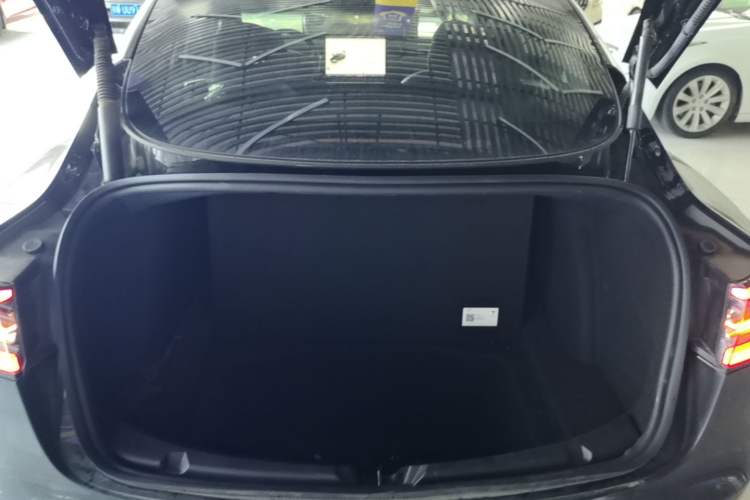 Used Tesla Model 3 2022 Rear-Wheel-Drive Version Trunk