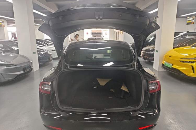 Used Tesla Model 3 2022 Performance High-Performance All-Wheel-Drive Version Trunk