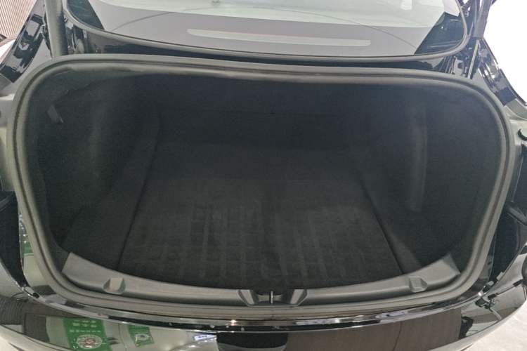 Used Tesla Model 3 2022 Performance High-Performance All-Wheel-Drive Version Trunk