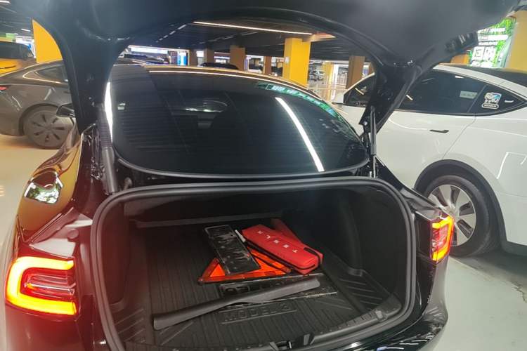 Used Tesla Model 3 2022 Performance High-Performance All-Wheel-Drive Version Trunk