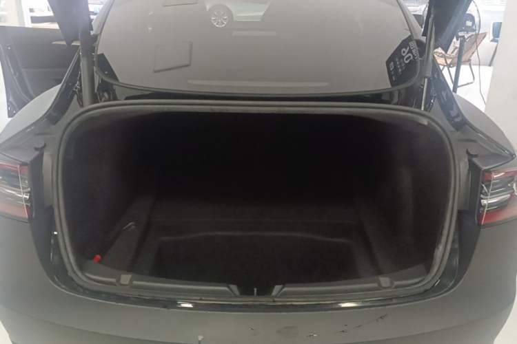 Used Tesla Model 3 2022 Rear-Wheel-Drive Version Trunk