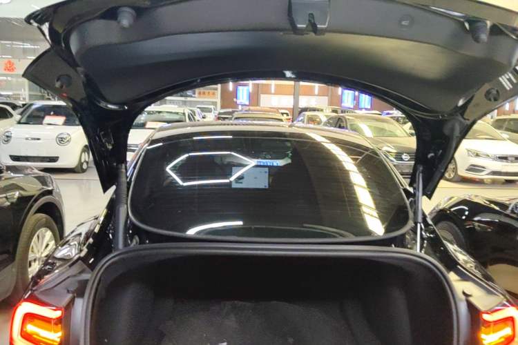 Used Tesla Model 3 2022 Rear-Wheel-Drive Version Trunk