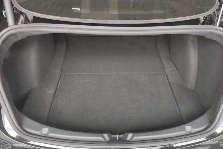 Used Tesla Model 3 2022 Performance High-Performance All-Wheel-Drive Version Trunk