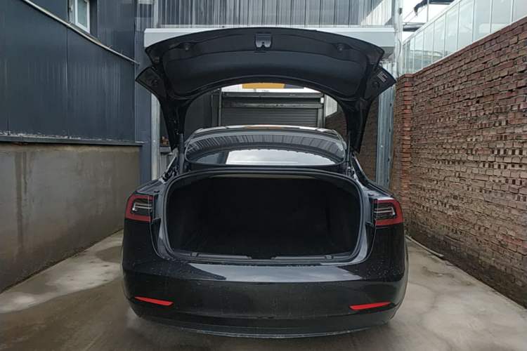 Used Tesla Model 3 2022 Rear-Wheel-Drive Version Trunk