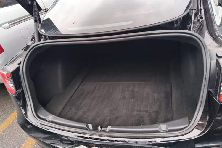 Used Tesla Model 3 2022 Rear-Wheel-Drive Version Trunk
