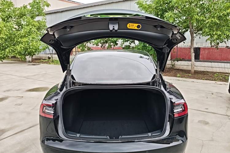 Used Tesla Model 3 2022 Rear-Wheel-Drive Version Trunk