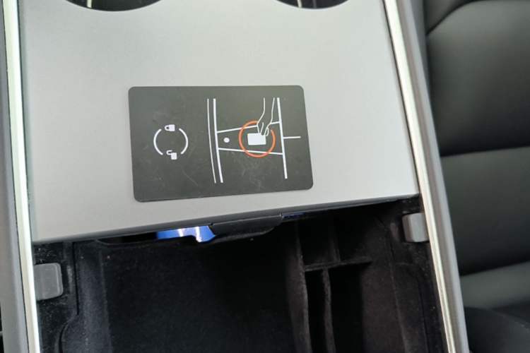 Used Tesla Model 3 2022 Rear-Wheel-Drive Version Vehicle Key