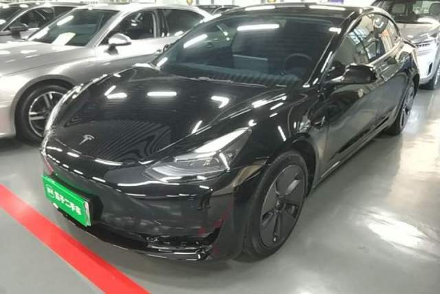 Ojetý Tesla Model 3 2022 Rear-Wheel-Drive Version