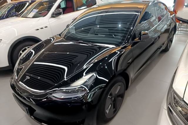 Ojetý Tesla Model 3 2022 Rear-Wheel-Drive Version