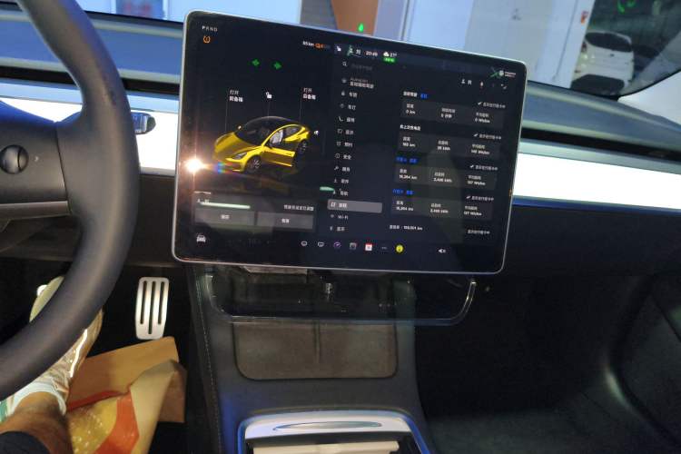 Used Tesla Model 3 2022 Rear-Wheel-Drive Version Audio And AC Panel