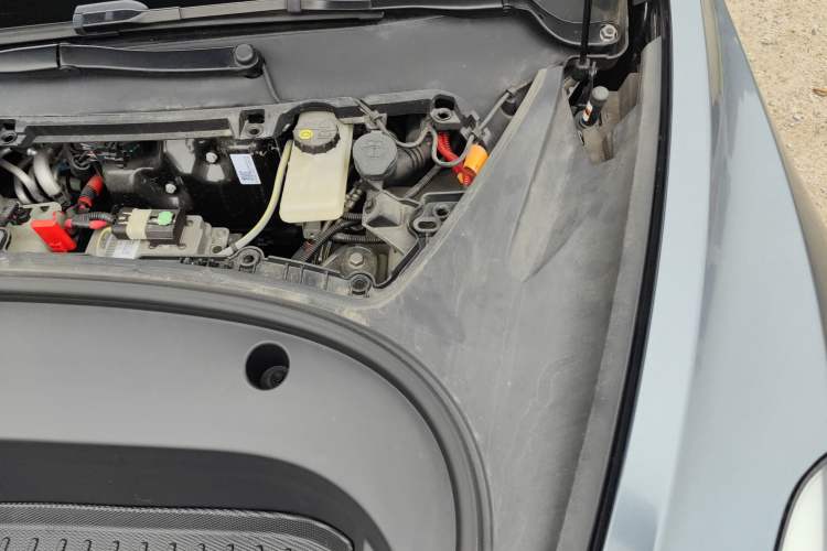 Used Tesla Model 3 2022 Rear-Wheel-Drive Version Engine Bay Left