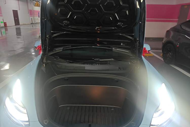 Used Tesla Model 3 2022 Rear-Wheel-Drive Version Engine Bay
