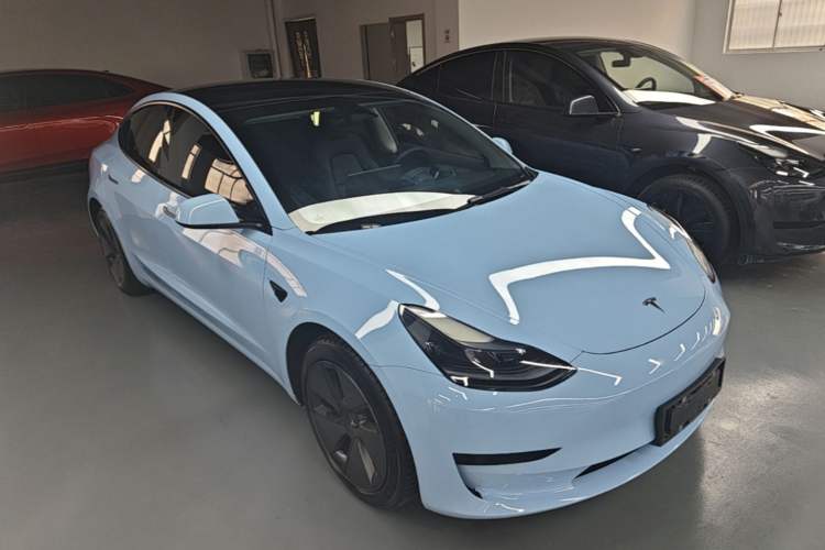 Used Tesla Model 3 2022 Rear-Wheel-Drive Version Front Right 45 Deg