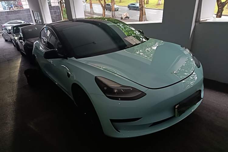 Used Tesla Model 3 2022 Rear-Wheel-Drive Version Front Right 45 Deg