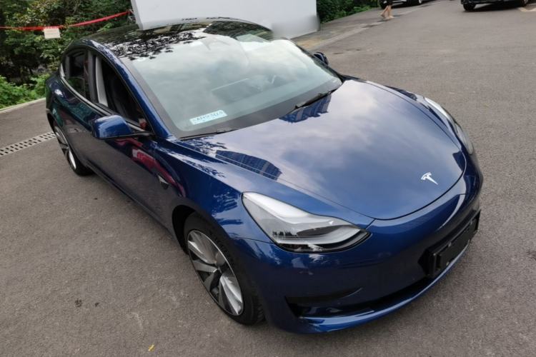 Used Tesla Model 3 2022 Rear-Wheel-Drive Version Front Right 45 Deg