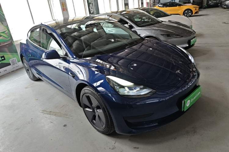 Used Tesla Model 3 2022 Rear-Wheel-Drive Version Front Right 45 Deg